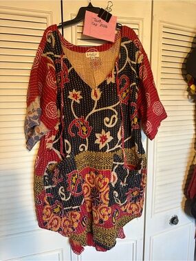 Kantha Bae V-Neck Tunic Top - Red & Navy